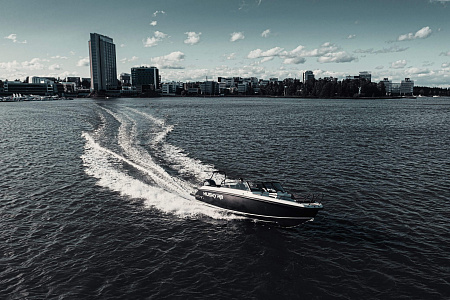 Моторный катер Finnmaster Husky R8